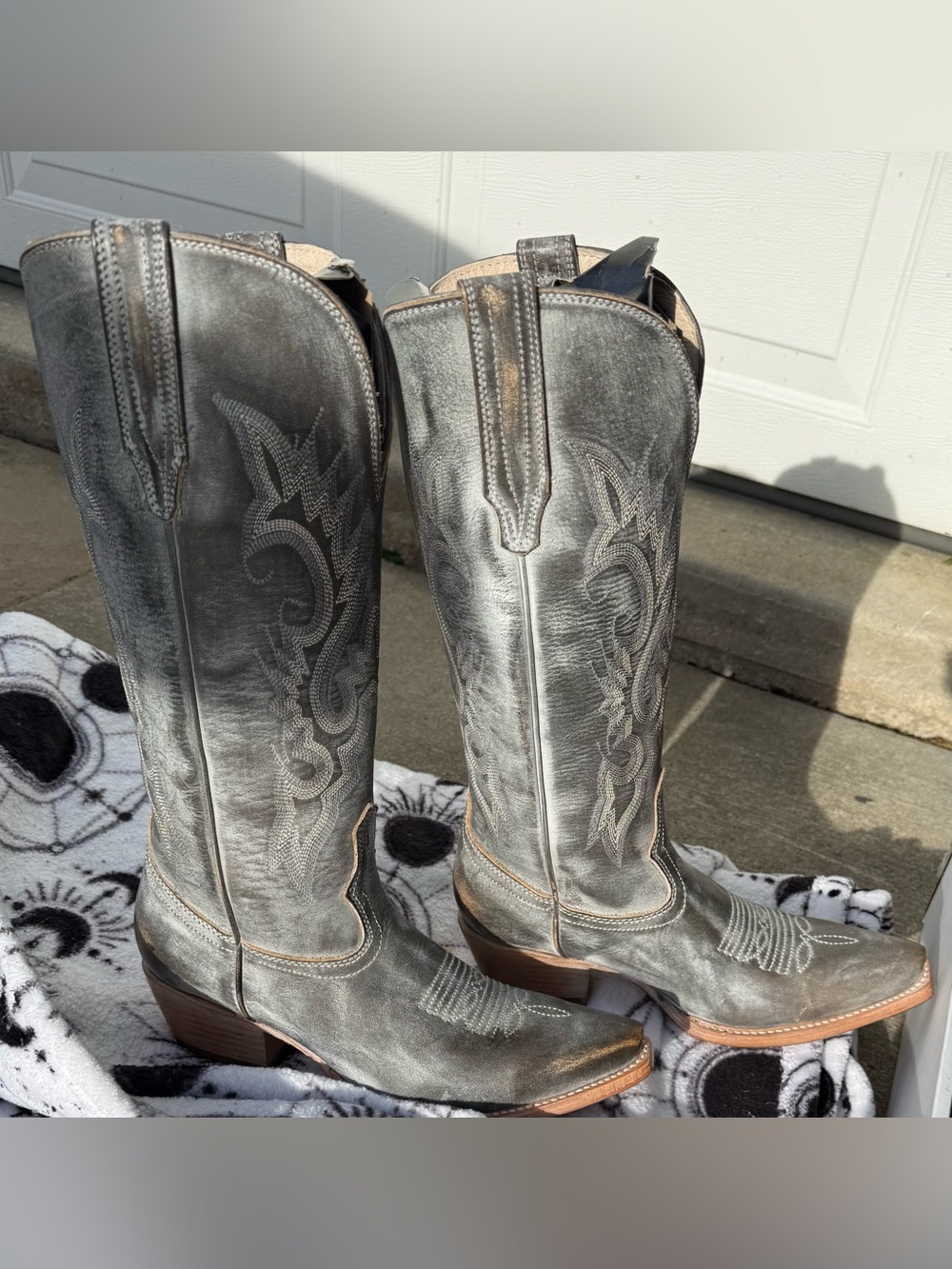 Freebird by Steven Gray Embroidered Leather Western Heeled Boots - Picture 7 of 8